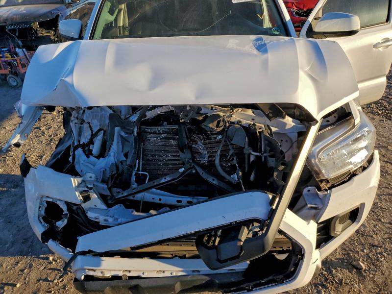 Фото 11 - TOYOTA TACOMA