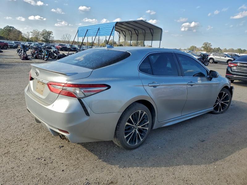 Фото 3 - TOYOTA CAMRY