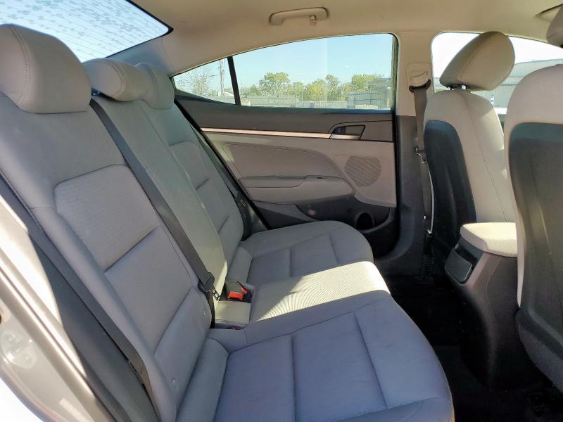 Фото 10 - HYUNDAI ELANTRA