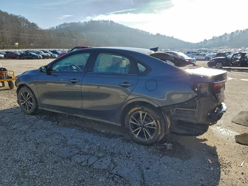 Фото 2 - KIA FORTE