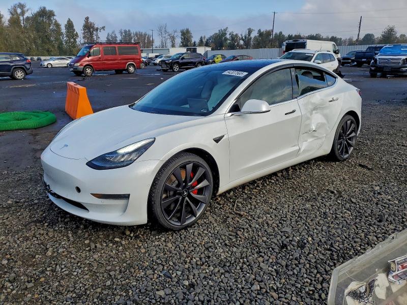 Фото 1 - TESLA MODEL 3
