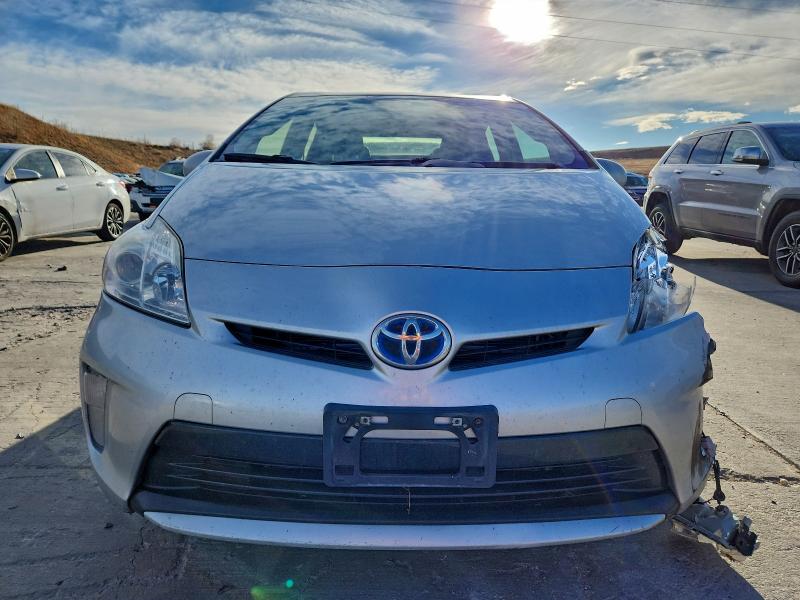 Фото 5 - TOYOTA PRIUS