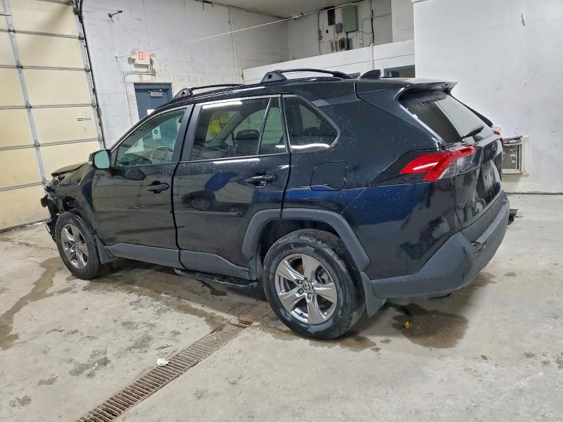 Фото 2 - TOYOTA RAV4