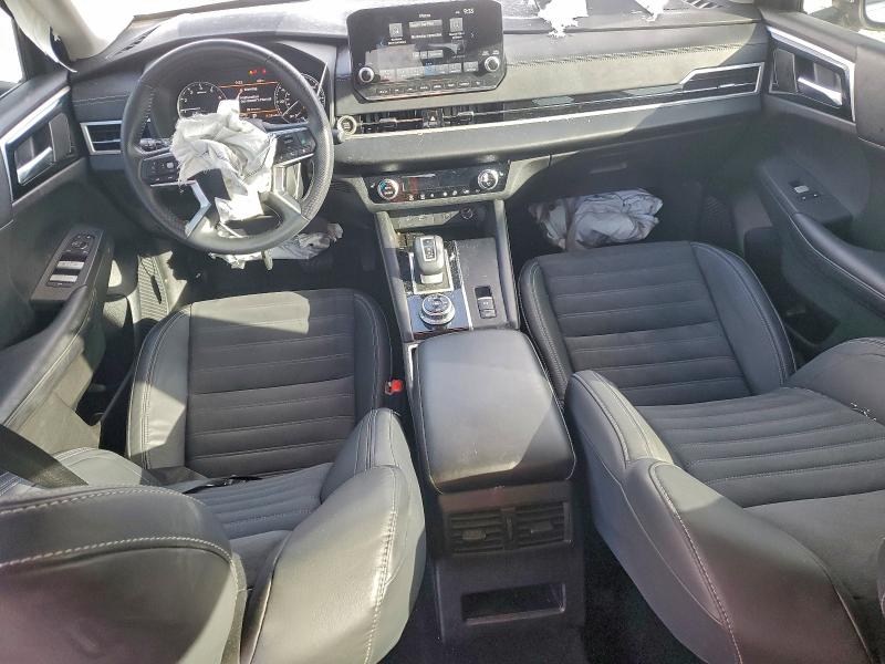 Фото 8 - MITSUBISHI OUTLANDER