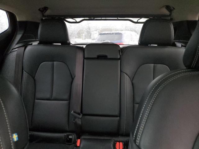 Фото 10 - VOLVO XC40