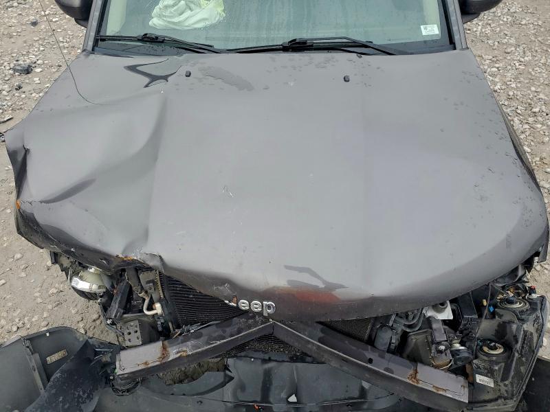 Фото 12 - JEEP COMPASS