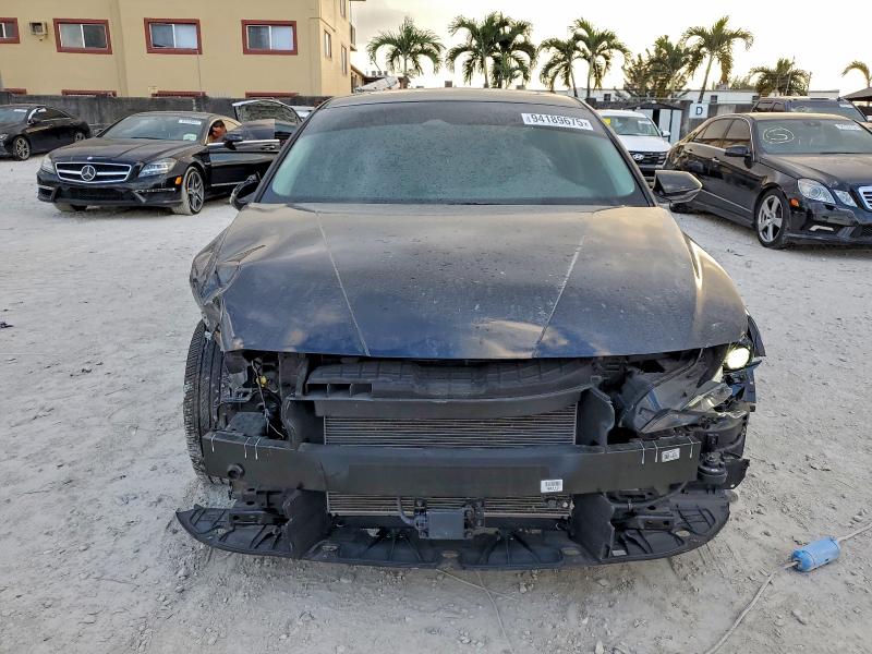 Фото 5 - HYUNDAI ELANTRA