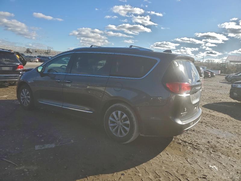 Фото 2 - CHRYSLER PACIFICA