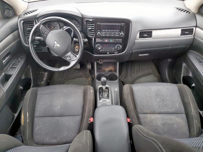 Фото 8 - MITSUBISHI OUTLANDER