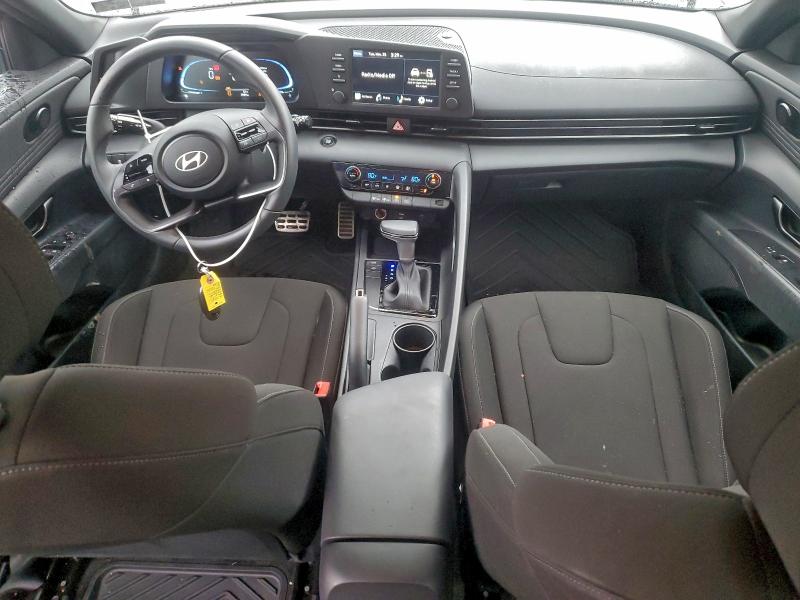 Фото 8 - HYUNDAI ELANTRA