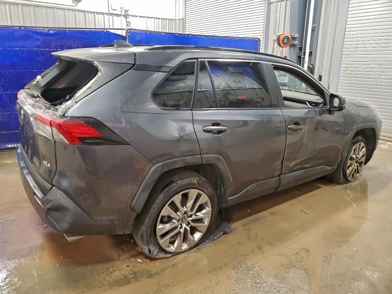 Фото 3 - TOYOTA RAV4