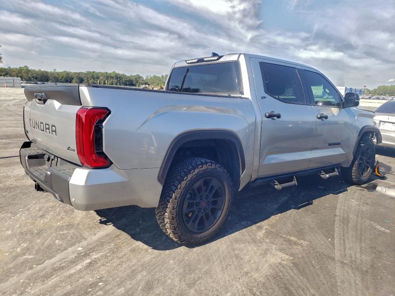 Фото 3 - TOYOTA TUNDRA