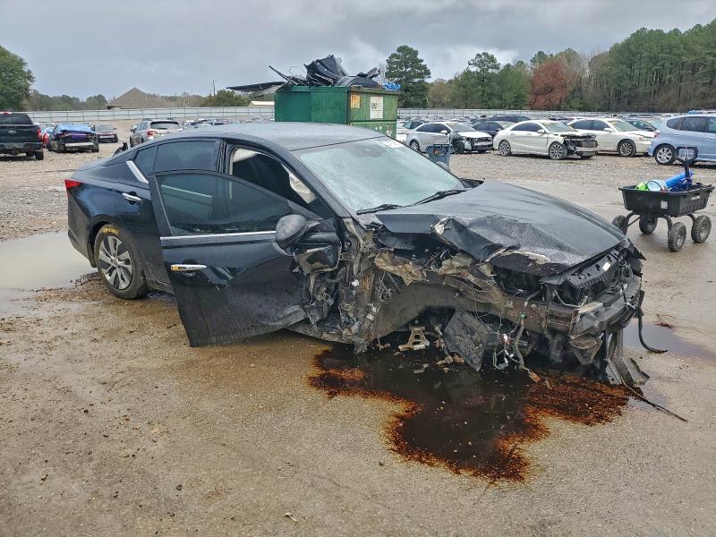 Фото 4 - NISSAN ALTIMA