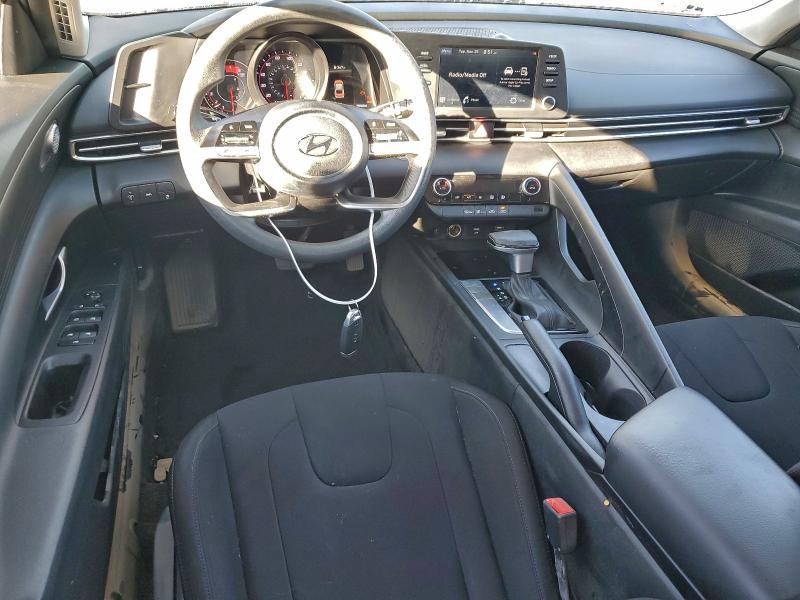 Фото 8 - HYUNDAI ELANTRA