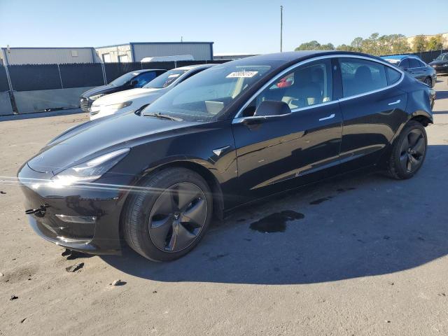 Фото 1 - TESLA MODEL 3