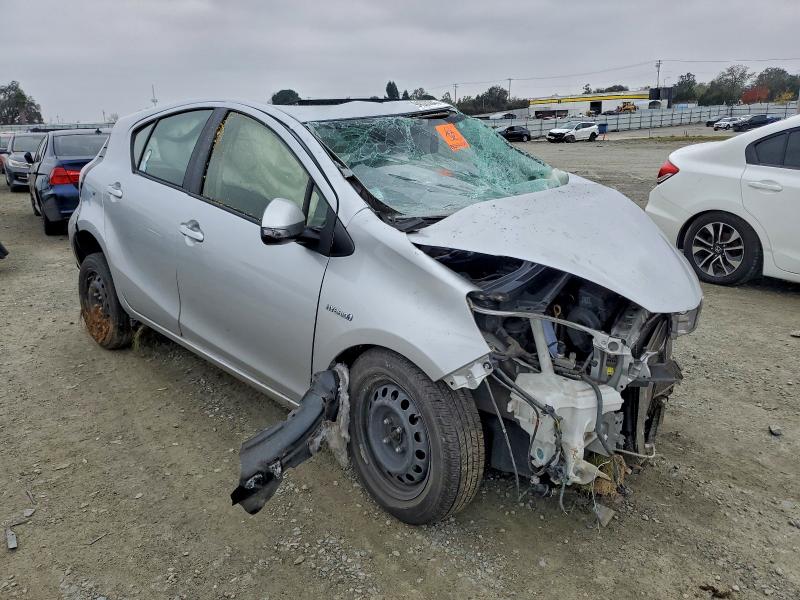 Фото 4 - TOYOTA PRIUS