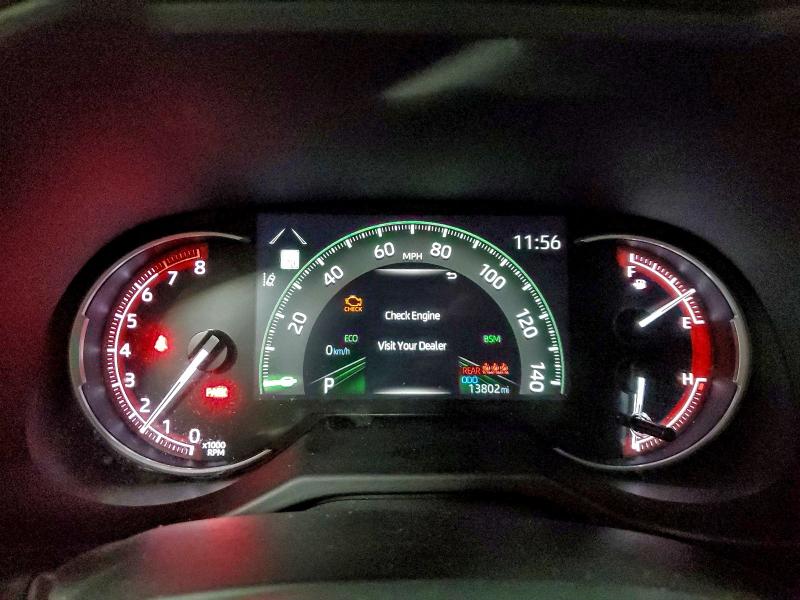 Фото 9 - TOYOTA RAV4