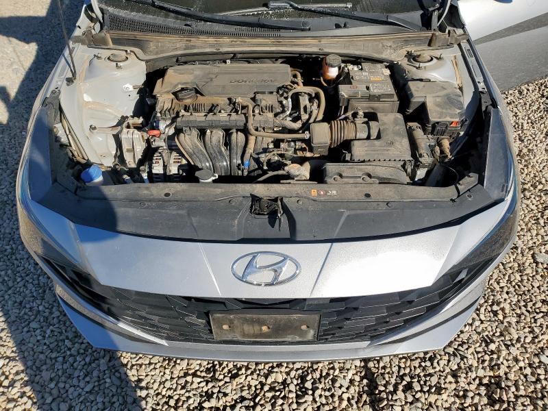 Фото 11 - HYUNDAI ELANTRA