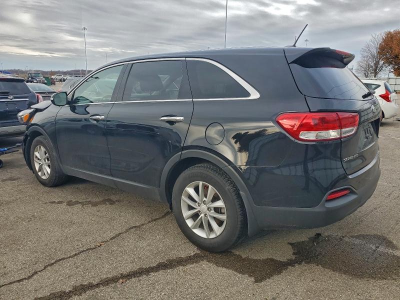 Фото 2 - KIA SORENTO