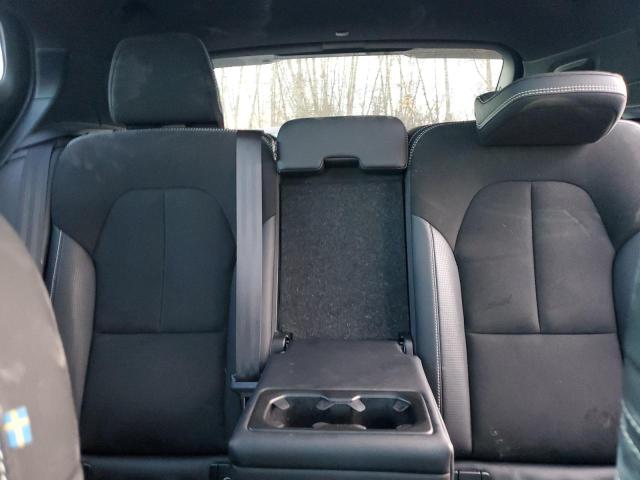 Фото 10 - VOLVO XC40