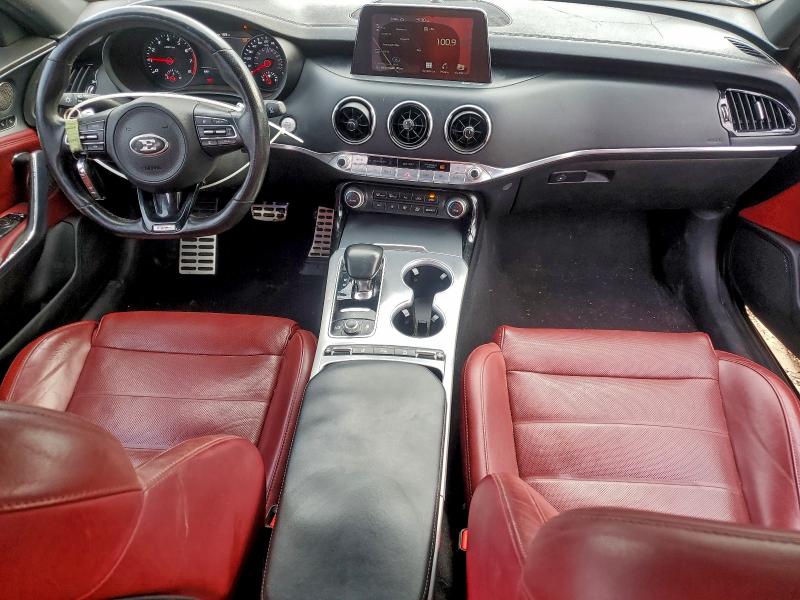 Фото 8 - KIA STINGER