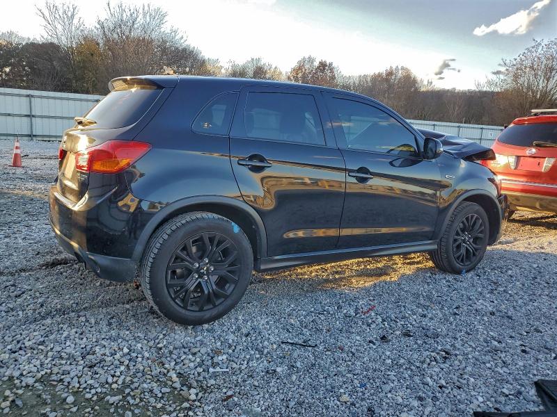 Фото 3 - MITSUBISHI OUTLANDER