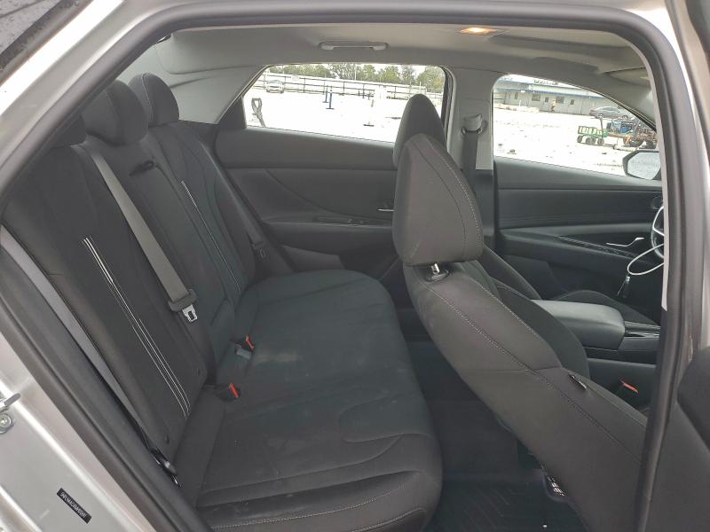 Фото 10 - HYUNDAI ELANTRA