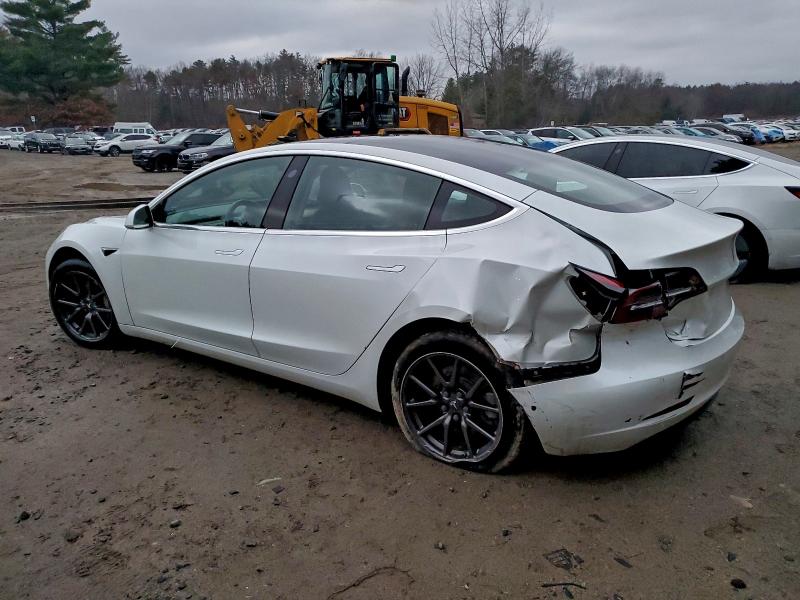 Фото 2 - TESLA MODEL 3