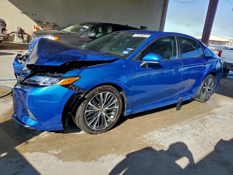 Фото 1 - TOYOTA CAMRY