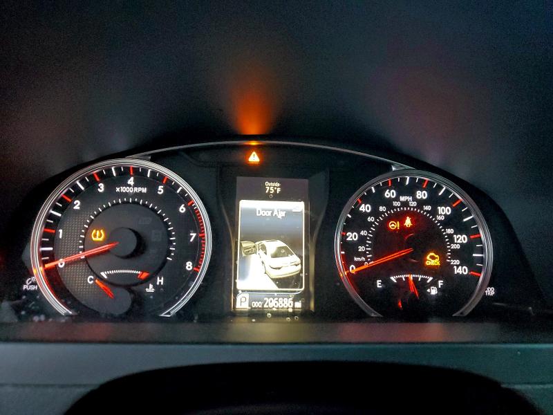 Фото 9 - TOYOTA CAMRY