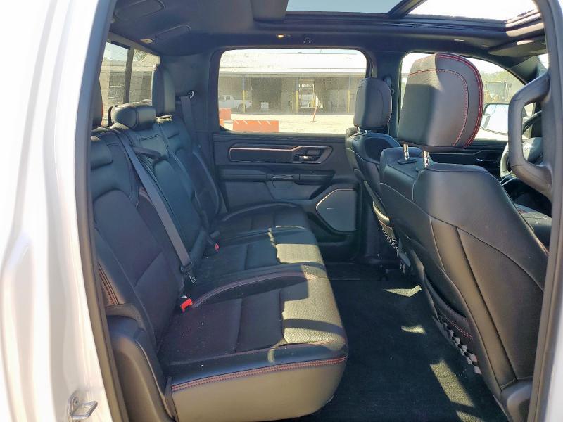 Фото 10 - RAM 1500