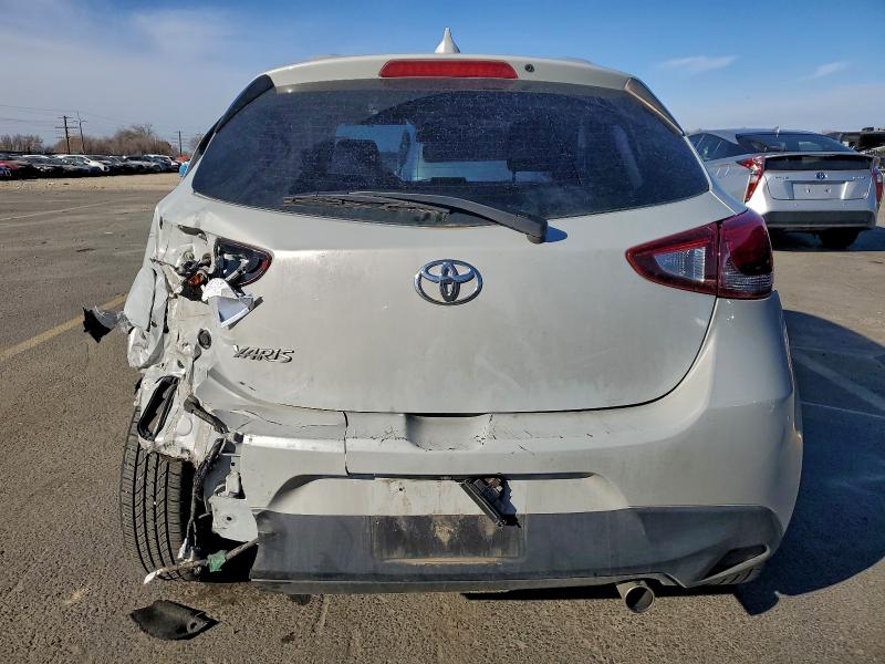 Фото 6 - TOYOTA YARIS