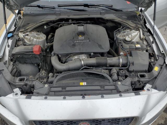 Фото 11 - JAGUAR XE