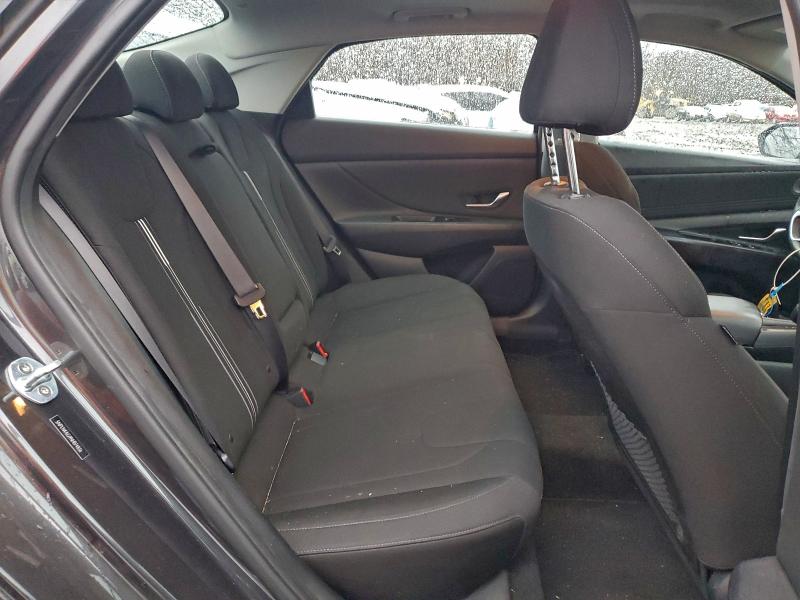 Фото 10 - HYUNDAI ELANTRA