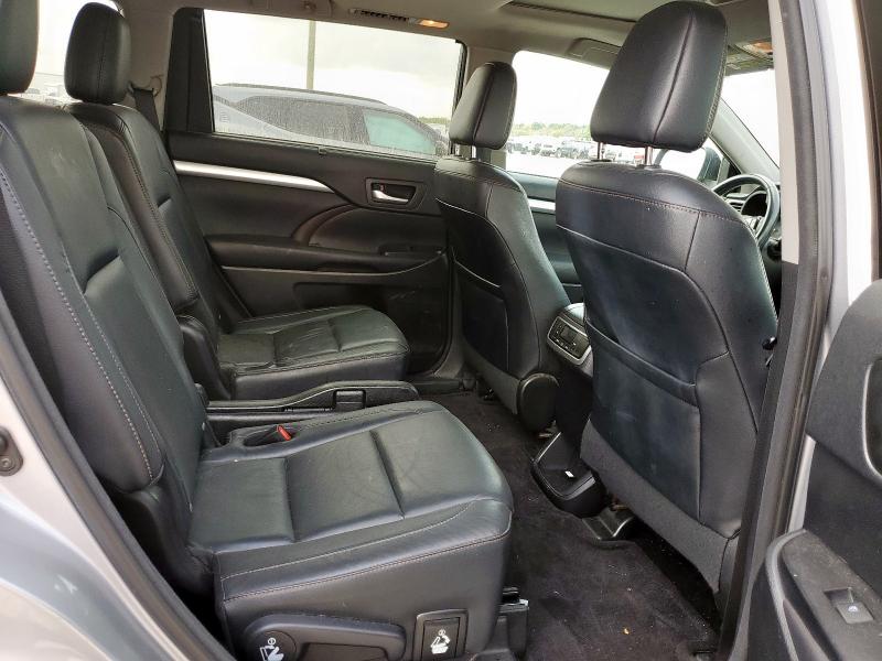 Фото 11 - TOYOTA HIGHLANDER