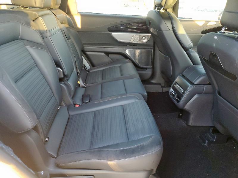 Фото 10 - LINCOLN NAUTILUS