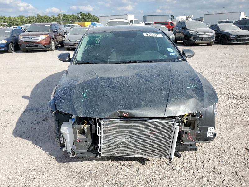 Фото 5 - HYUNDAI ELANTRA