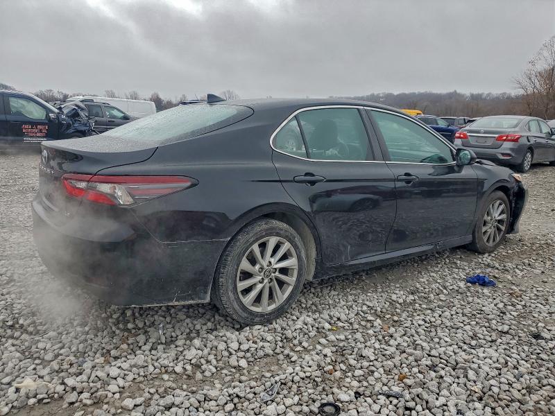 Фото 3 - TOYOTA CAMRY