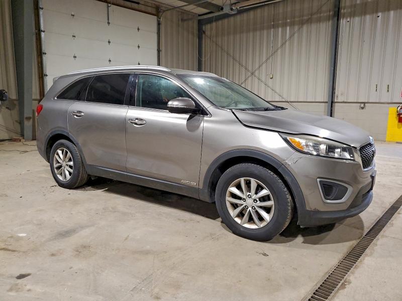 Фото 4 - KIA SORENTO