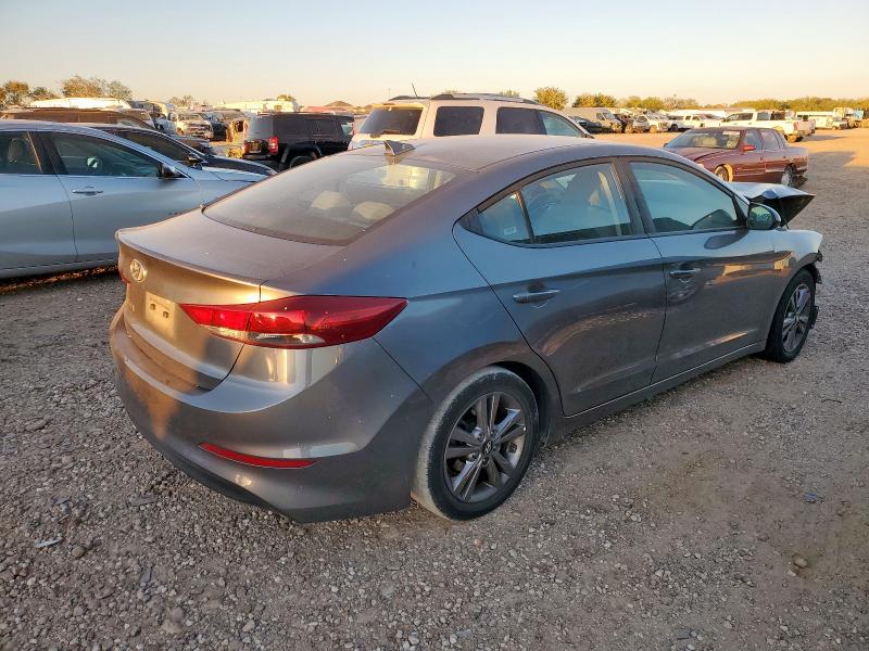 Фото 3 - HYUNDAI ELANTRA