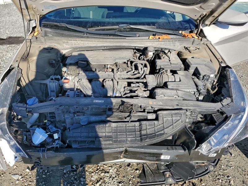 Фото 11 - HYUNDAI ELANTRA