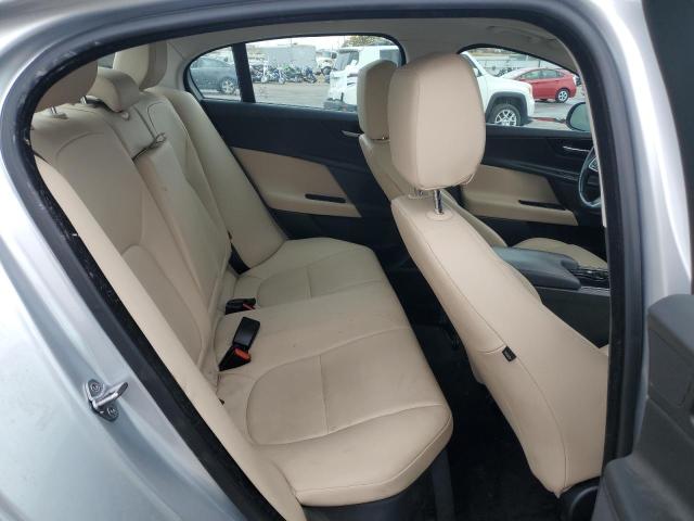 Фото 10 - JAGUAR XE