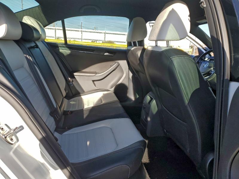 Фото 10 - VOLKSWAGEN JETTA