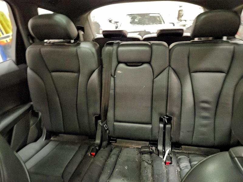 Фото 10 - AUDI Q7