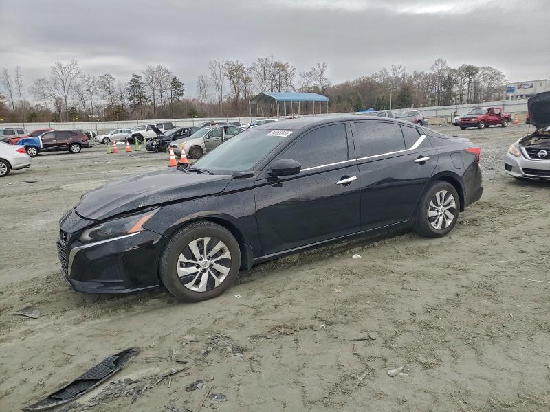 Фото 1 - NISSAN ALTIMA