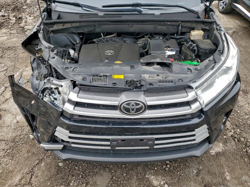 Фото 12 - TOYOTA HIGHLANDER