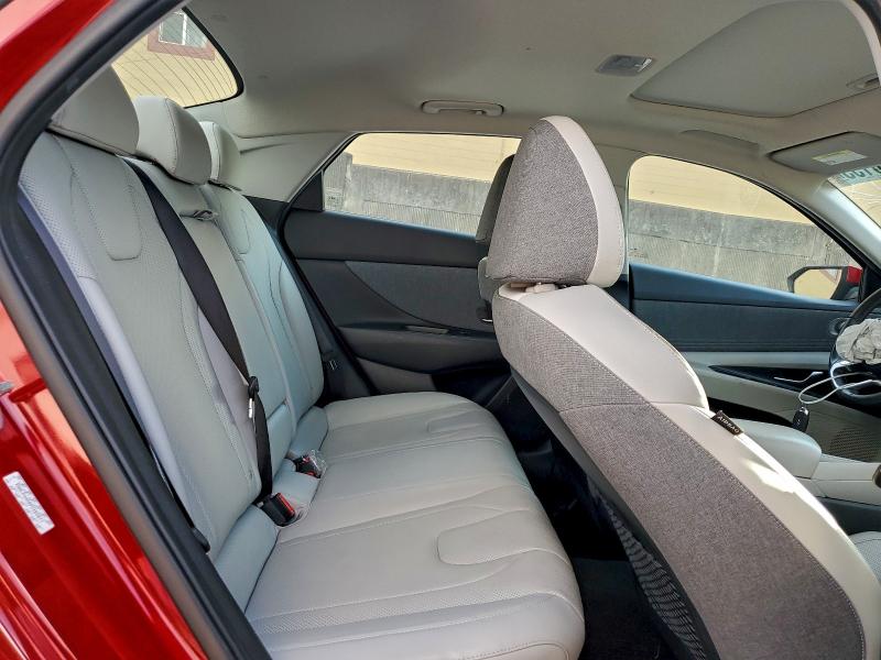 Фото 10 - HYUNDAI ELANTRA