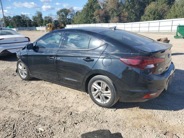 Фото 2 - HYUNDAI ELANTRA