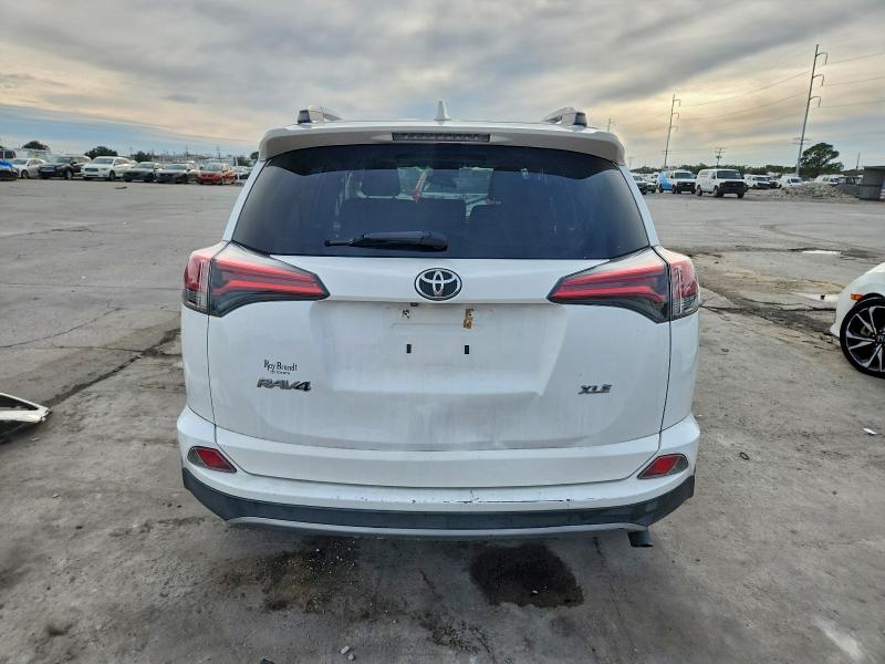 Фото 6 - TOYOTA RAV4