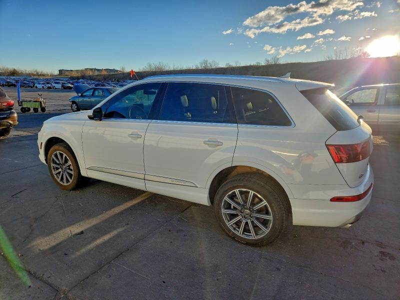 Фото 2 - AUDI Q7